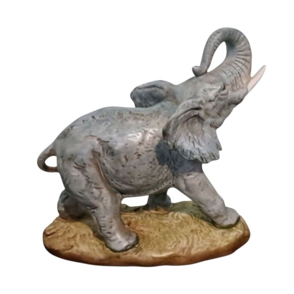 VTG Porcelain Gray Elephant Trunk Up Figurine Good Luck Prosperity Made Japan - Picture 2 of 5